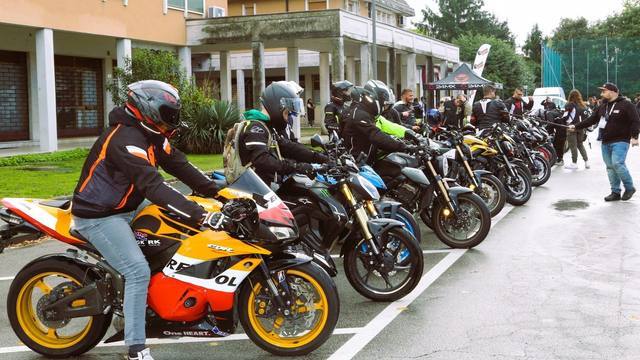 Partenza del motoraduno lungo la Riviera del Brenta